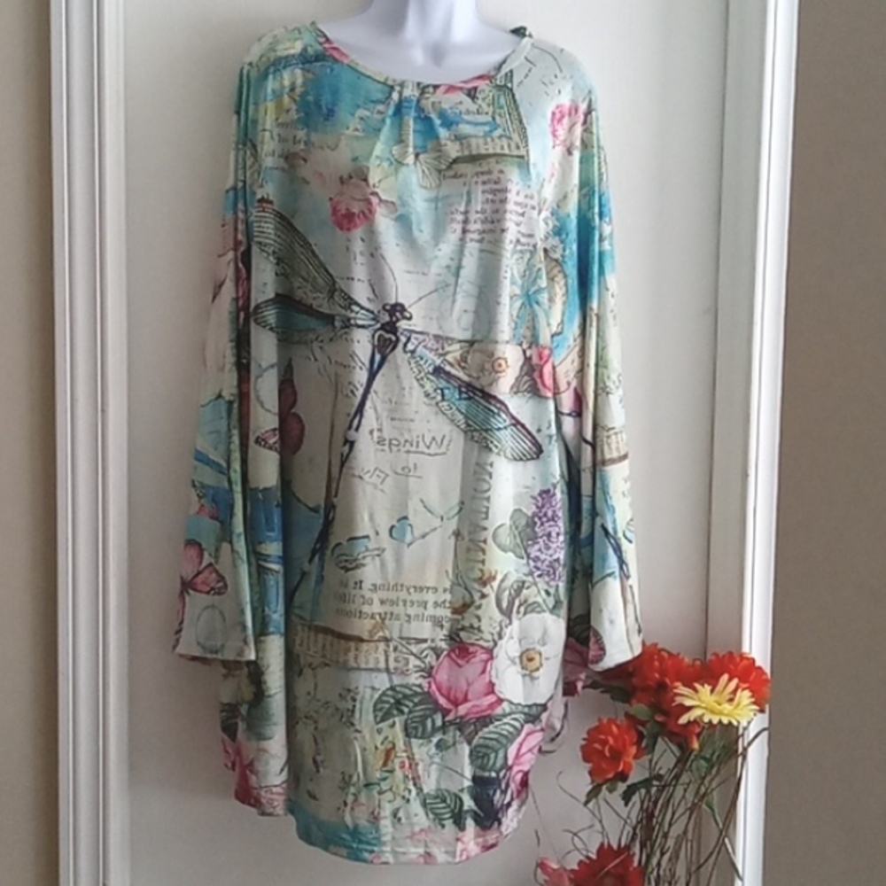⭐️ Host Pick ⭐️ Dragonfly Print  Plus Tunic Top